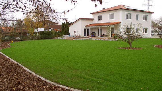 Grosse-Rasenfläche_Meir-Gartenservice_570x321px.jpg